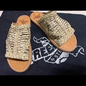 Womens willow sandal size 8